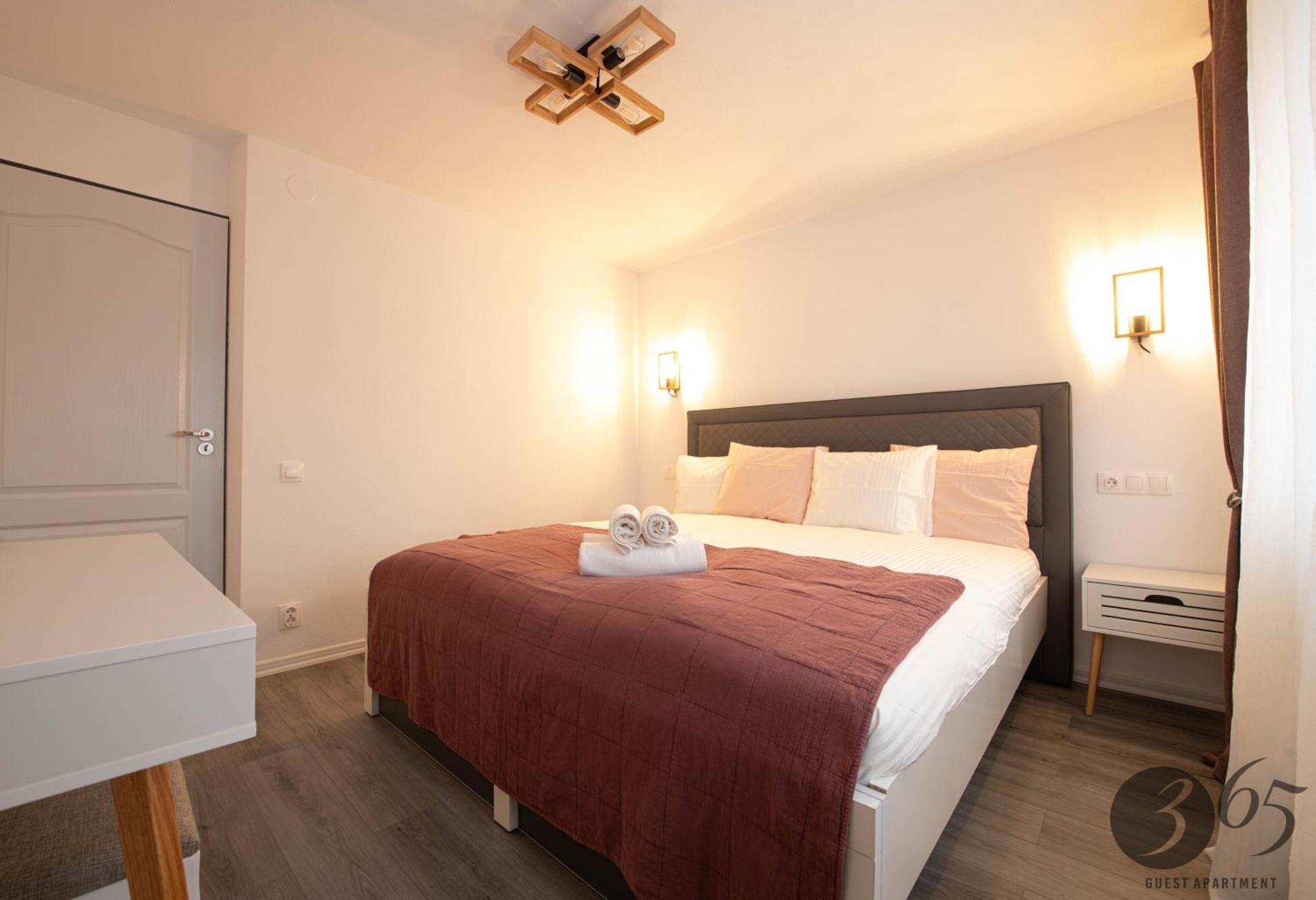 365 Guest Apartment Hunedoara Bagian luar foto