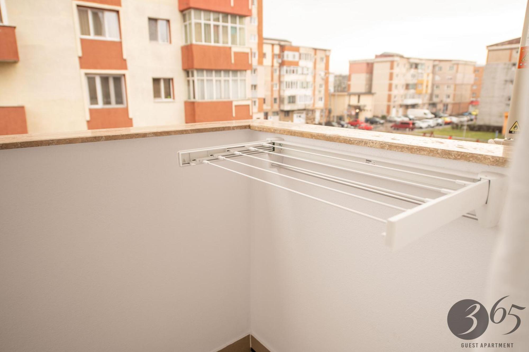 365 Guest Apartment Hunedoara Bagian luar foto