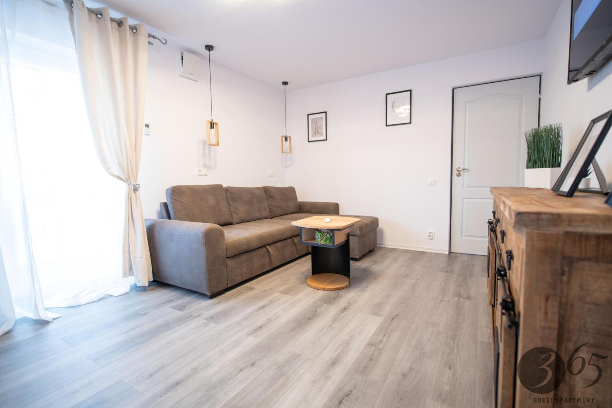 365 Guest Apartment Hunedoara Bagian luar foto