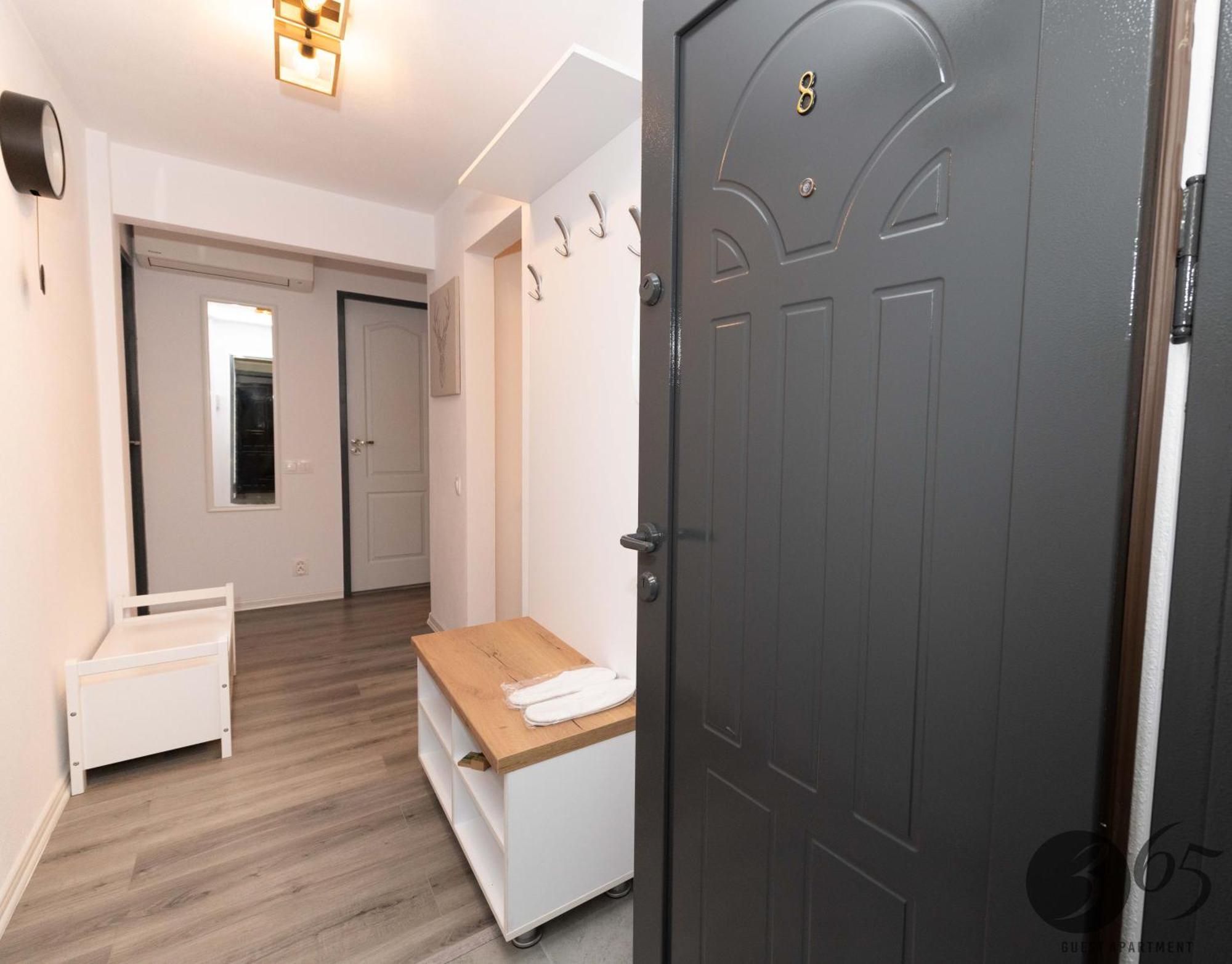 365 Guest Apartment Hunedoara Bagian luar foto