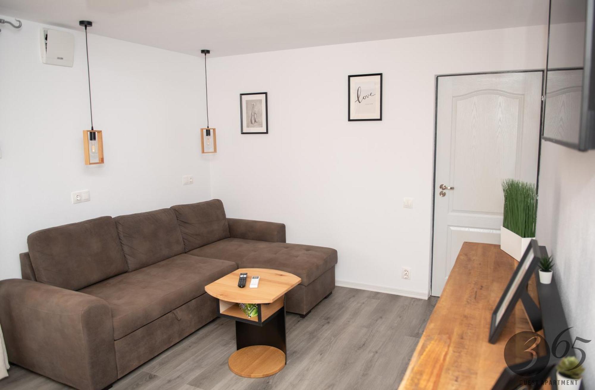 365 Guest Apartment Hunedoara Bagian luar foto