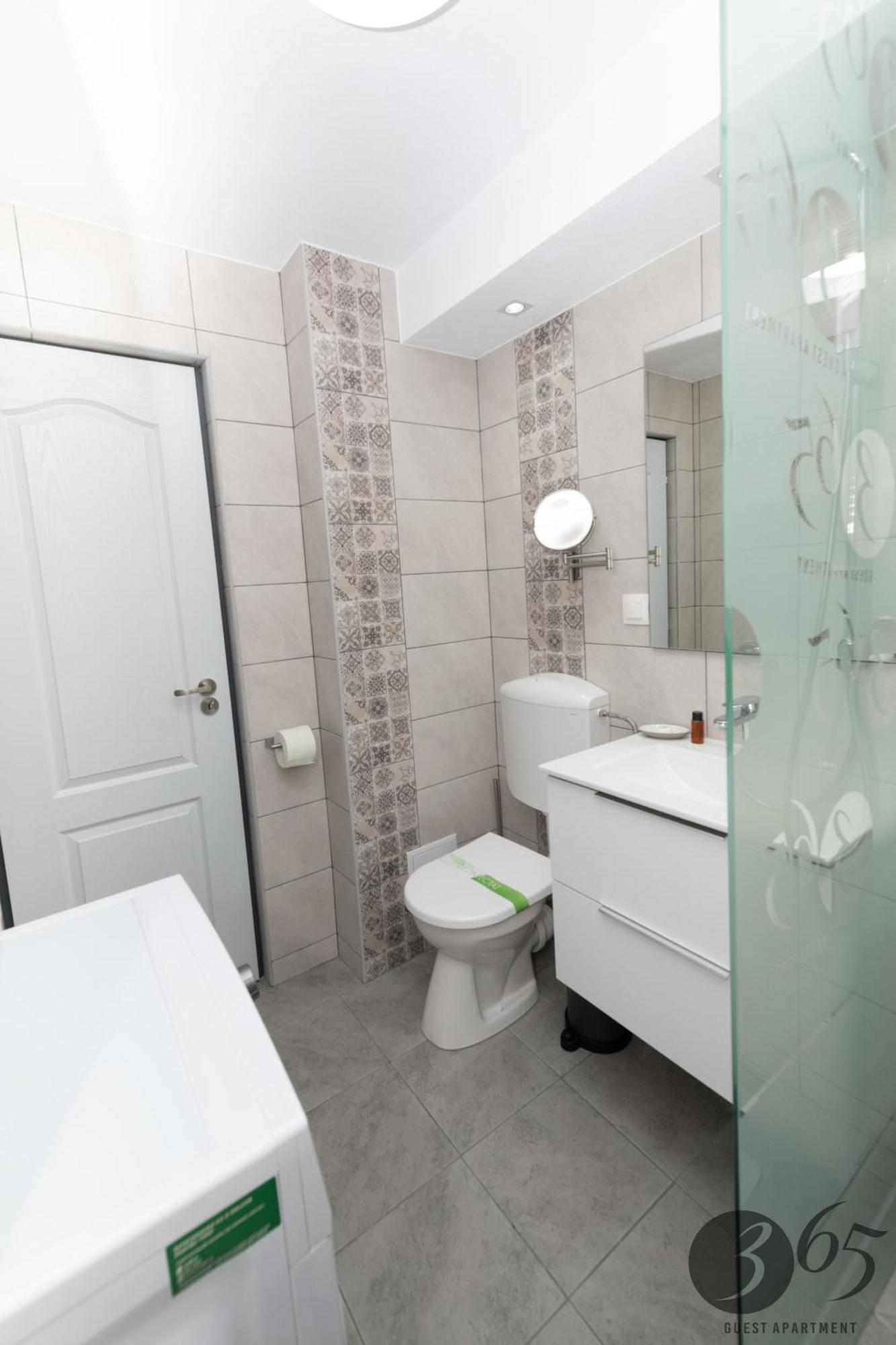 365 Guest Apartment Hunedoara Bagian luar foto