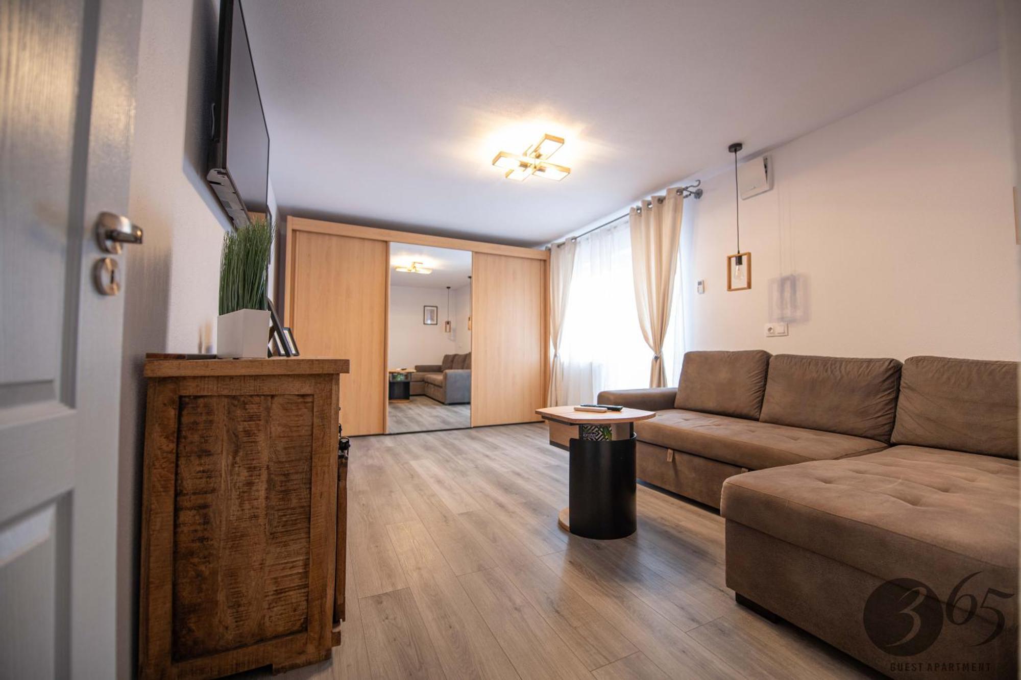 365 Guest Apartment Hunedoara Bagian luar foto